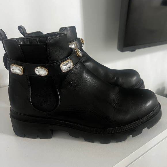 Almost new/ size 4 - Picture 3 of 4